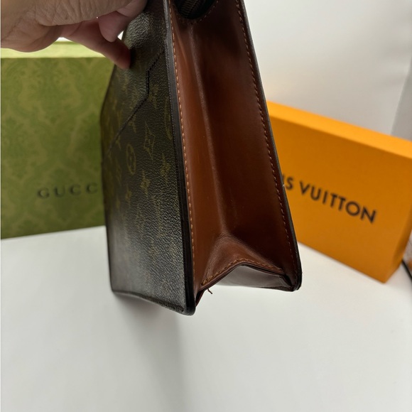 Louis Vuitton Vintage Pochette Clutch - Picture 4 of 14